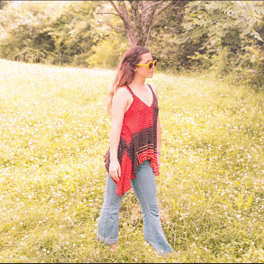 cute vintage hippie top🌿❤️
sleeveless, small $24